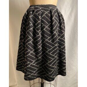 The best skirt in cold weather_Krizia B+W sweater skirt